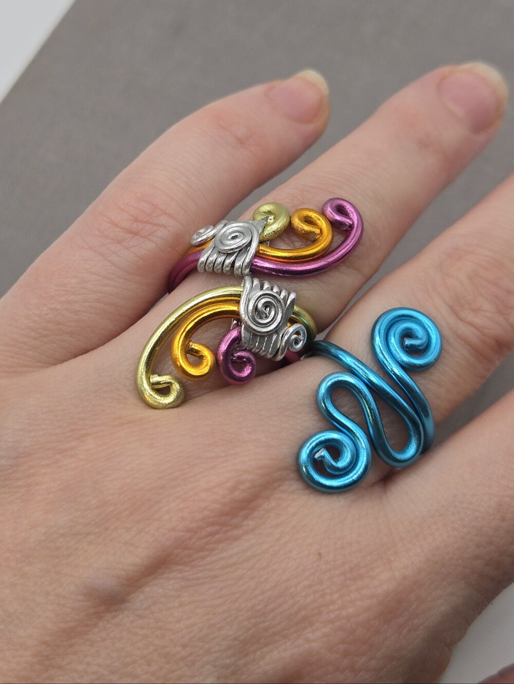 Aluminum Rainbow Wire Wrapped Rings Crochet Yarn Tension Ring 2PCS Adjustable
